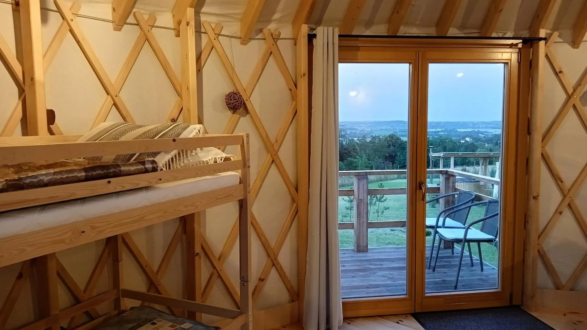 Luksusowy namiot Hotel Glamping Pogorzany - Jurty Zabierzow Polska