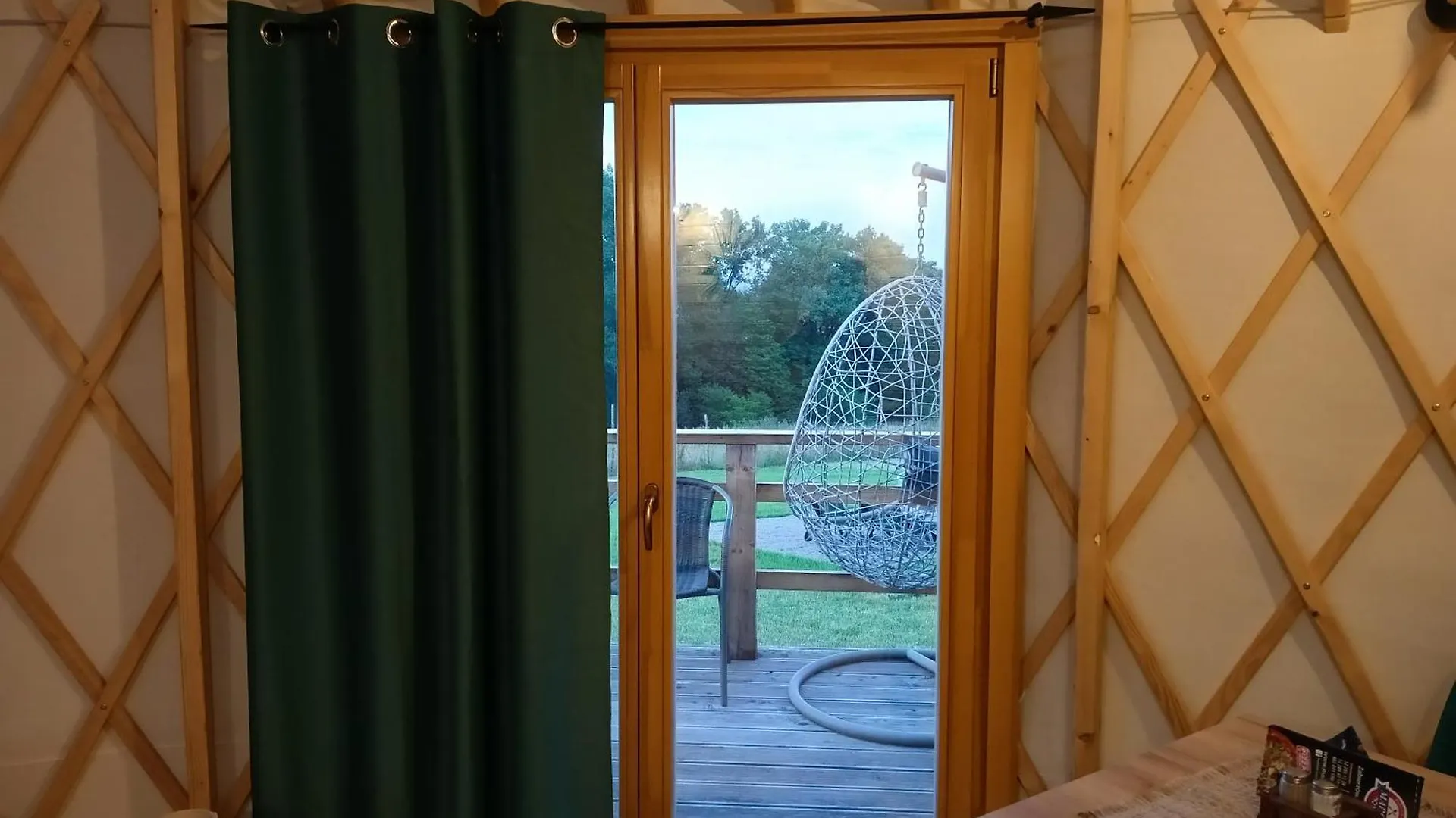 Luksusowy namiot Hotel Glamping Pogorzany - Jurty Zabierzow Polska